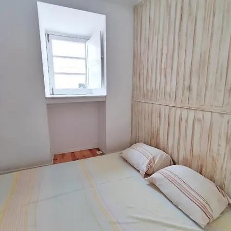 Small Lovely Apartament Lizbona